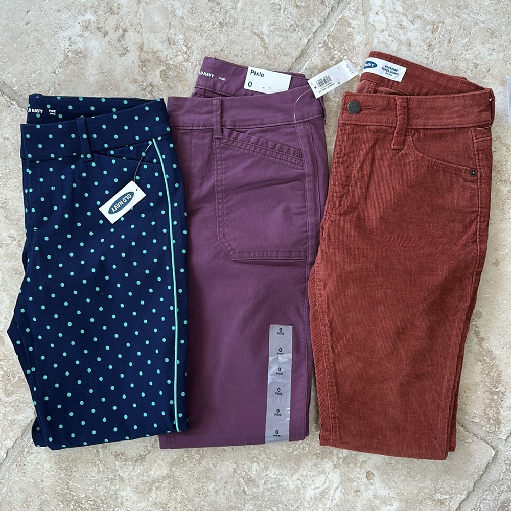 NWT Old navy 4 pair of pixie pants size 0.